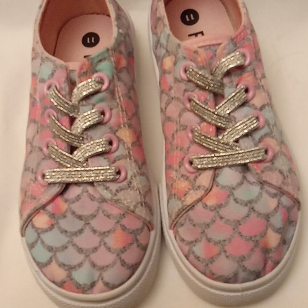 NWOT Fabkids Girls Size 11 Shell Printed Canas Basketball Sneakers. Activewear - Picture 3 of 7